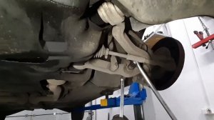 Mercedes W211. Замена передних амортизаторов