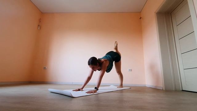 Хатха-йога, акцент на плечевой пояс смотреть онлайн