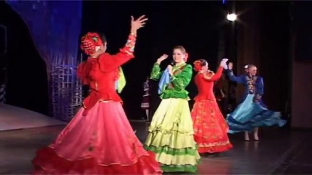 ВЕЧЁРКИ ЗАЖИГАЮТ смотреть онлайн