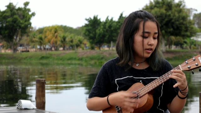 Riptide • Vance Joy (cover) смотреть онлайн