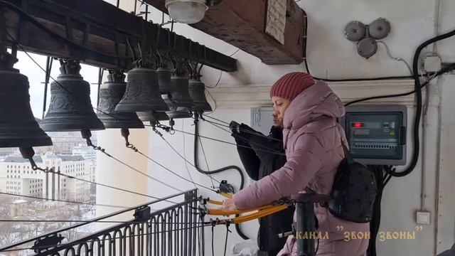 Наталья Бородулина, колокольный звон на фестивале в Новоспасском монастыре 15.01.2023 смотреть онлайн