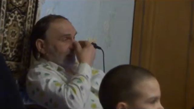 Невозможно глядя на него не смеяться вместе с ним!!! ))) Это очень смешно!!! ))))) смотреть онлайн