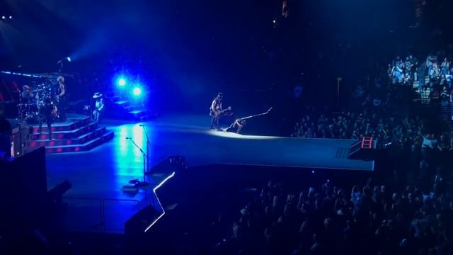 Guns 'n' Roses "Sweet Child O' Mine" @ Oracle Arena - Oakland 11/21/2017 смотреть онлайн
