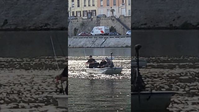 Лион. Река Сона. Рыбаки. смотреть онлайн