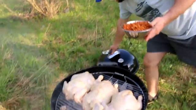 Курица на гриле weber