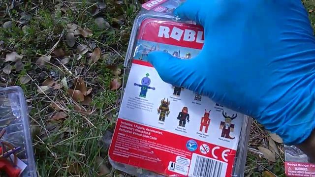 ROBLOX! Series 5, Core Packs, Wave 1! смотреть онлайн