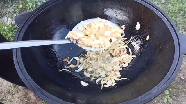 Шурпа в казане. Готовим на даче. смотреть онлайн