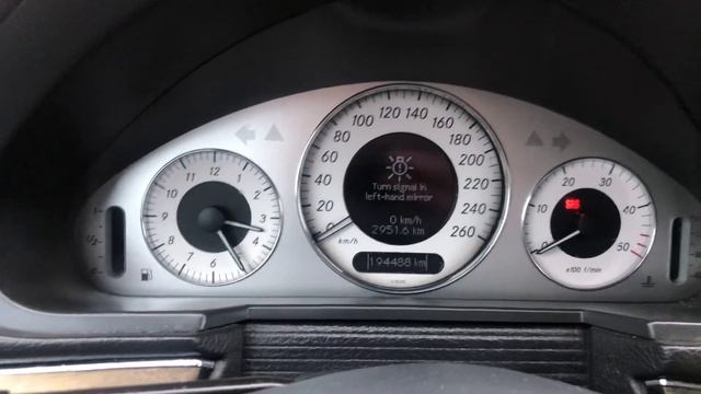 Как проверить уровень масла в мерседесе w211 дизель 3.2 смотреть онлайн