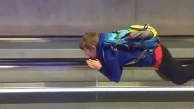 Things to do in Geneva airport смотреть онлайн