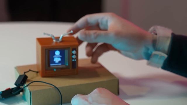 I Bought the SMALLEST Gadgets on the Internet… смотреть онлайн