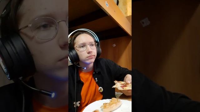 Обзор на парочку лютейших пицц смотреть онлайн