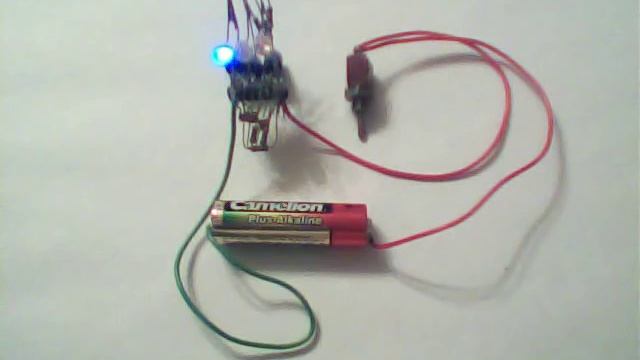 Три низковольтные мигалки на одной микросхеме смотреть онлайн