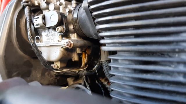 Течь топлива Suzuki bandit 650 смотреть онлайн