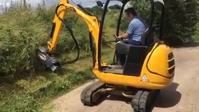 TEDXL60 Косилка кусторез OSMA на мини-экскаваторе JCB 801.8 смотреть онлайн