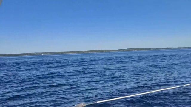 Перегон яхты в одиночку #4. Иду вдоль 12и мильной прибрежной зоны Швеции.Катера погранслужбы. смотреть онлайн