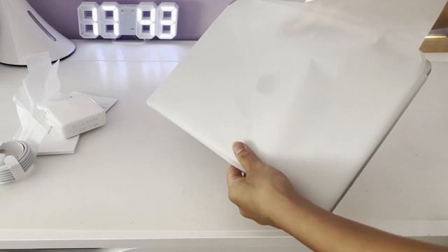macbook pro m2 unboxing ? | first impressions + customization смотреть онлайн
