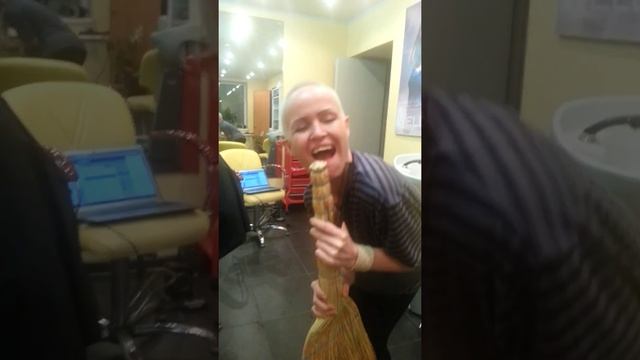 лысая парикмахерша смотреть онлайн
