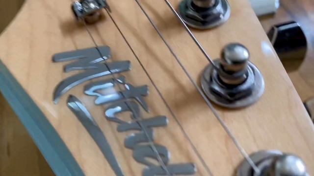 Mitchell TD100 Short-Scale Electric Guitar Orange 3-Ply White Pickguard