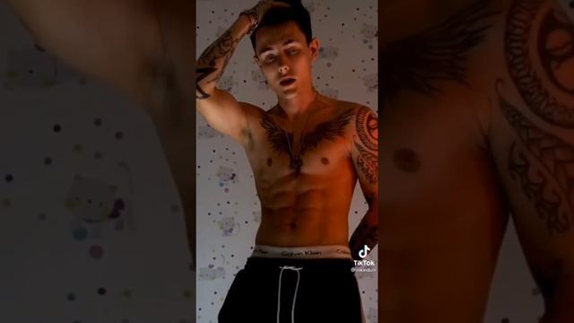 tik tok ЛУЧШЕ,САМЫЕ КРАСИВЫЕ МАЛЬЧИКИ В ТИК ТОКЕ ?? смотреть онлайн