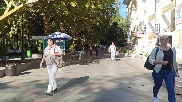 #прогулка к #зоопарк в #ялта и Поляна сказок. Начало. Улица Пушкинская, муралы #рассказ смотреть онлайн