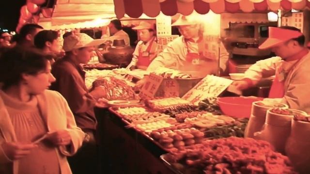 ЖАРЕНЫЕ СКОРПИОНЫ И ХРУСТЯЩИЕ ЛИЧИНКИ! НОЧНОЙ РЫНОК ДУНХУАМЕНЬ! КТО ТАКИЕ ЭНТОМОФАГИ? КИТАЙ ЕСТ ВСЕ смотреть онлайн