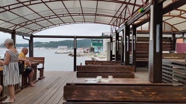Отдых в Андреевке часть 8 . Обзор кафе " Жемчужина у моря" 08.07.2023 смотреть онлайн