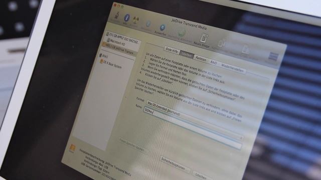 Apfeltalk Test - Einbau einer neuen SSD in ein Mac Book Air (2012) смотреть онлайн