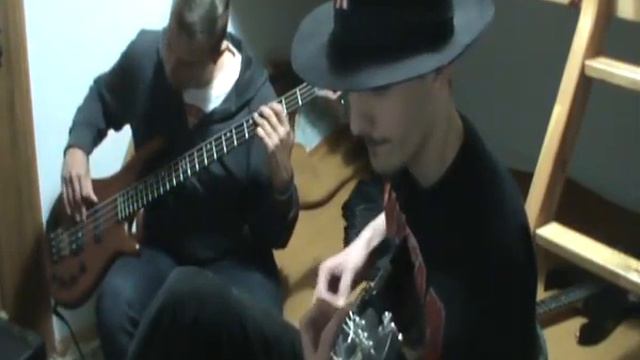 Nirvana - Smells Like Teen Spirit Bass And Guitar Cover смотреть онлайн