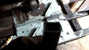 отрезной станок по металлу из болгарки своими руками.