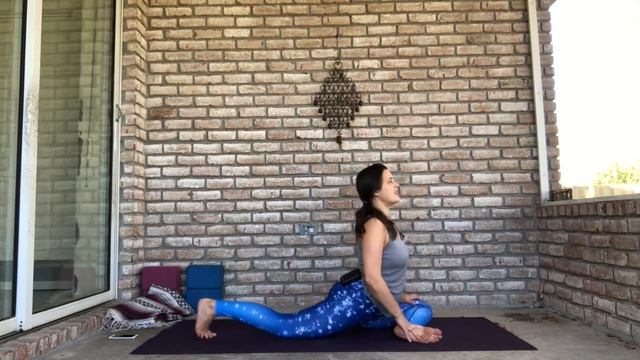 How to do Crow Pose -- Yoga Tutorial смотреть онлайн