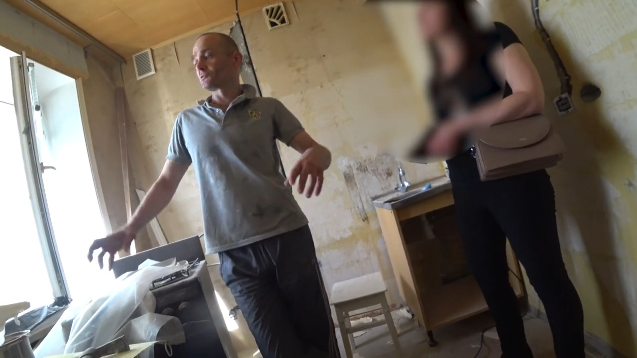 ПРИШЛА ЗАКАЗЧИЦА,а на объекте ПИЗ..ЕЦ_ПОДГОНЯЕМ САНТЕХНИКУ ПОД ПЛИТКУ_РОВНОЕ - НЕ РОВНО... смотреть онлайн