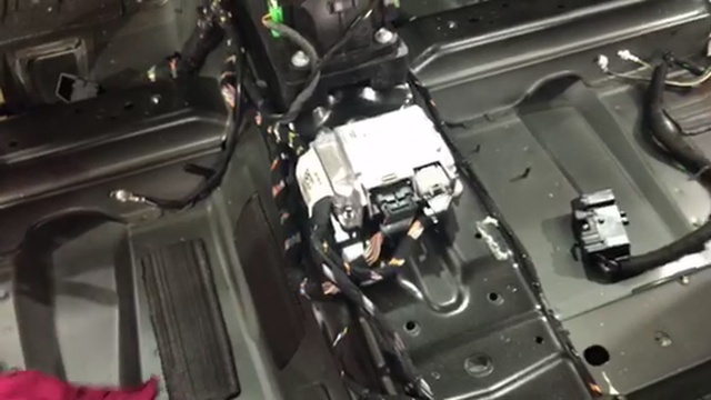 Фрилендер 2, можно взглянуть на штатную шумоизоляцию и провести анализ - на чем сэкономили смотреть онлайн