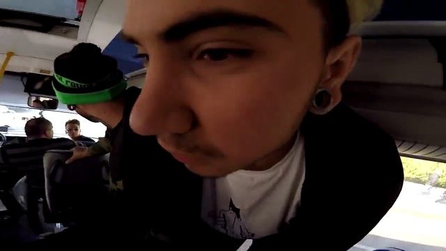 Паша Бумчик Выгнали с тура по России! смотреть онлайн