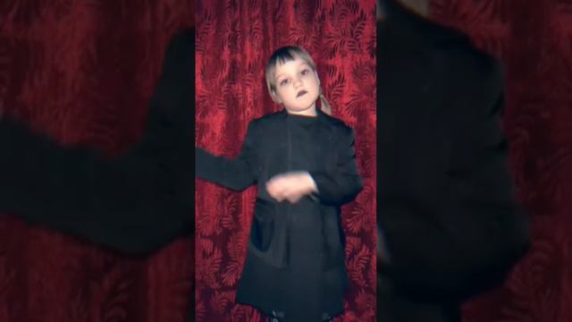 Всем 👋 знакомьтесь , это моя племяшка Машенька, очень артистичная и интересная мадам! Поддержите❤️ смотреть онлайн