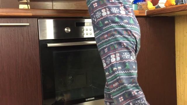 Fnaf лепим сами/Как слепить Фредди Фантайм из пластилина/Запекаем в духовке полимерную глину смотреть онлайн