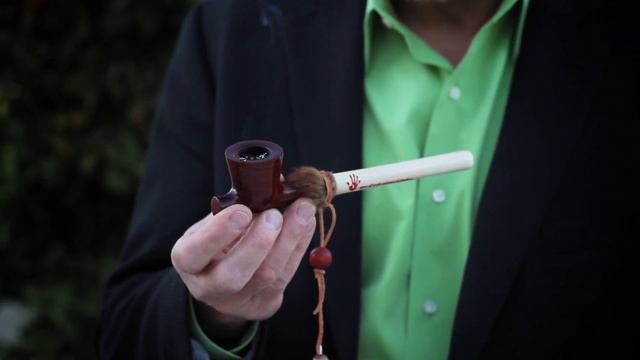 Wise Words - Mr. Brog Briar Calume Indian Peace Pipe - Bigger & Better Things To Worry About смотреть онлайн