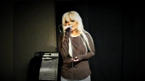 Рюмка водки на столе (cover)