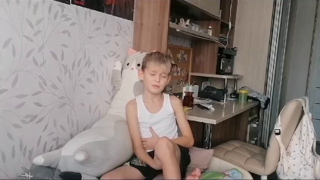 мне задал 9 вопросов апиратор смотреть онлайн