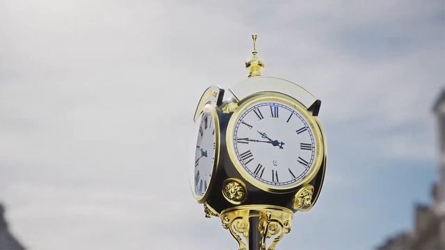 Часы уличные на чугунной опоре Москва, Рождественский бульвар дом 1 смотреть онлайн