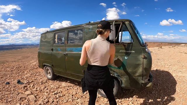 Ridiculous "Upgrades" to a Vintage 1962 Econoline named "GAIL the SNAIL!" Jennifer Sugint- NNKH смотреть онлайн