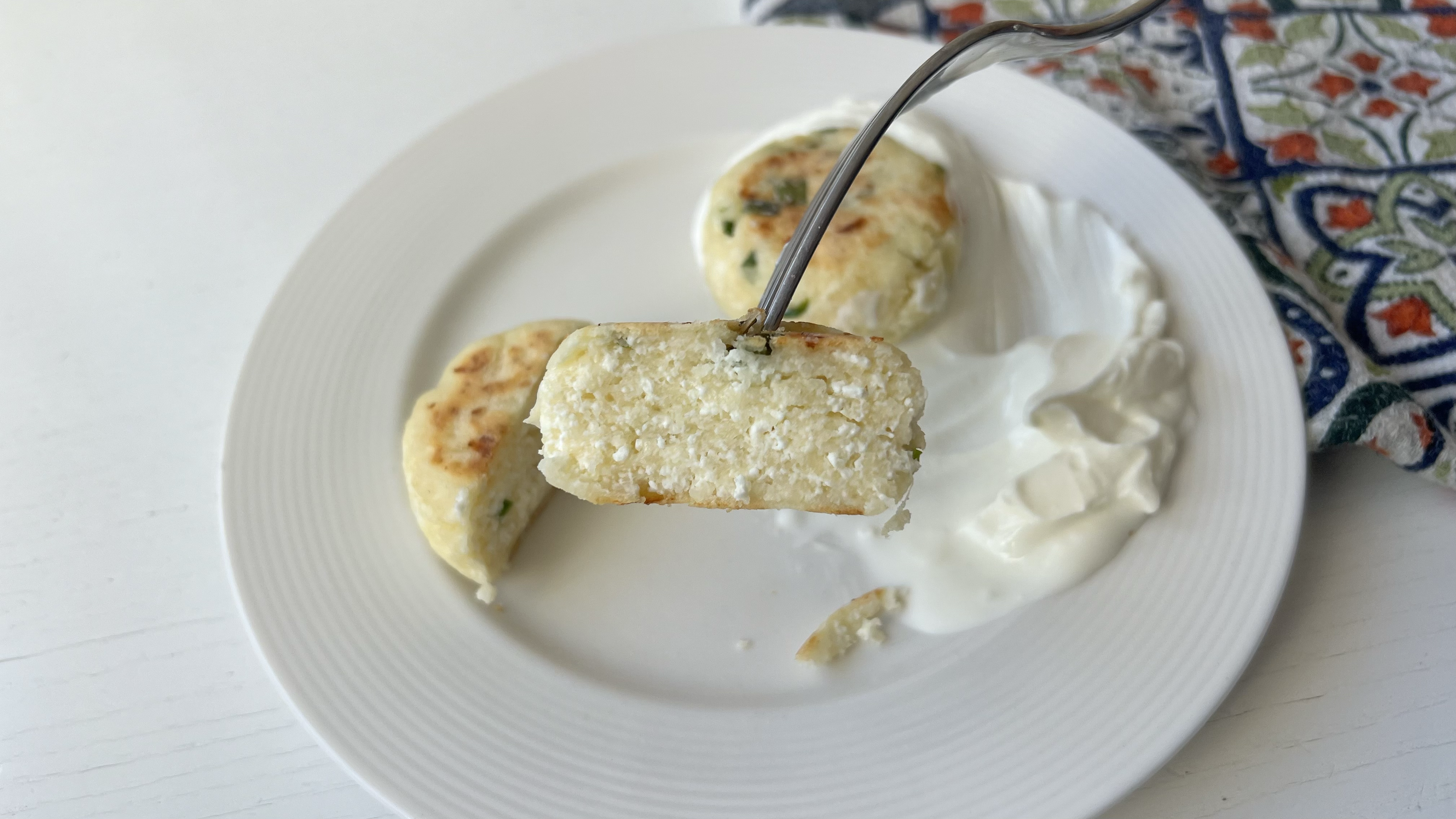 СЕКРЕТ СЫРНИКОВ ☆ НЕСЛАДКИЕ СЫРНИКИ с зеленью и сыром смотреть онлайн