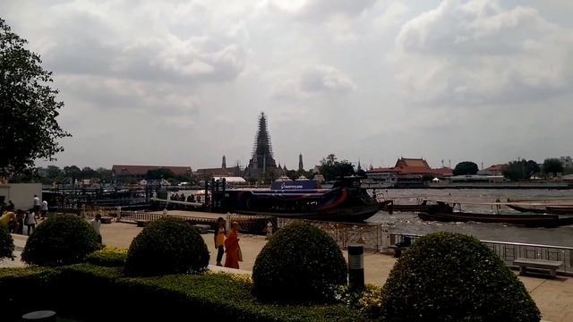 Таиланд, Бангкок: Ват Пхра Кеу, Ват Арун, район Ратчатхеви. смотреть онлайн