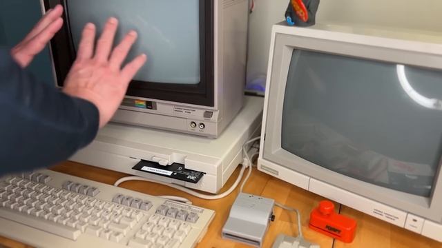Eye of the Beholder for Commodore 128 - Ultimate Gaming Rig Setup смотреть онлайн