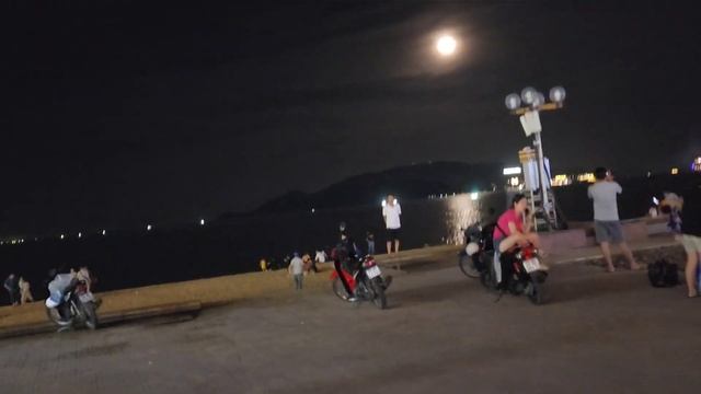 Наша квартира в Нячанге.Обмен денег.Ночной рынок.Вечерний Нячанг смотреть онлайн