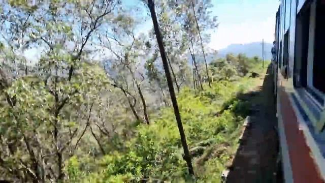 Туристический поезд Шри-ланка /Самый живописный жд маршрут и жд туннель/ the most beautiful train смотреть онлайн