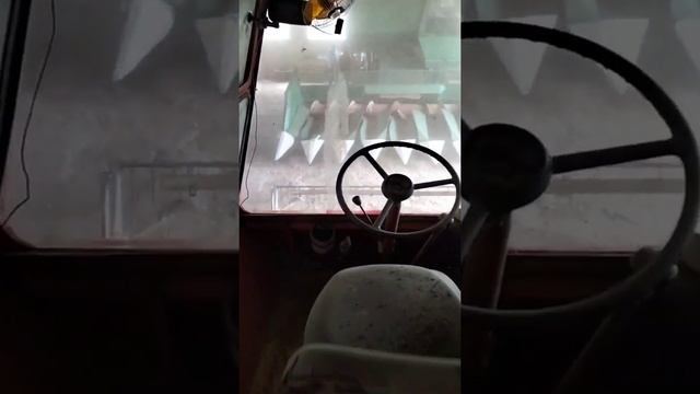Комбайн зерноуборочный самоходный «Нива» СК-5 экспресс-обзор от Сергея Ковалева смотреть онлайн