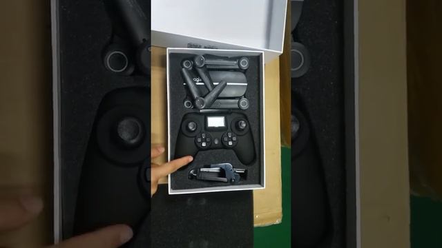 Unpacking the new style foldable drone K21 Eagle смотреть онлайн