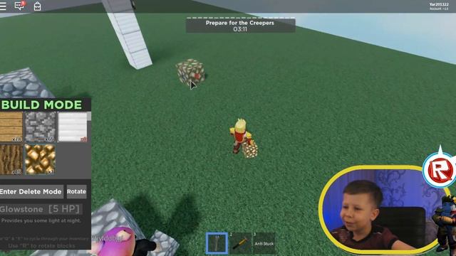 СПАСАЮСЬ ОТ КРИПЕРОВ В РОБЛОКС !!! Creeper CHAOS Roblox смотреть онлайн