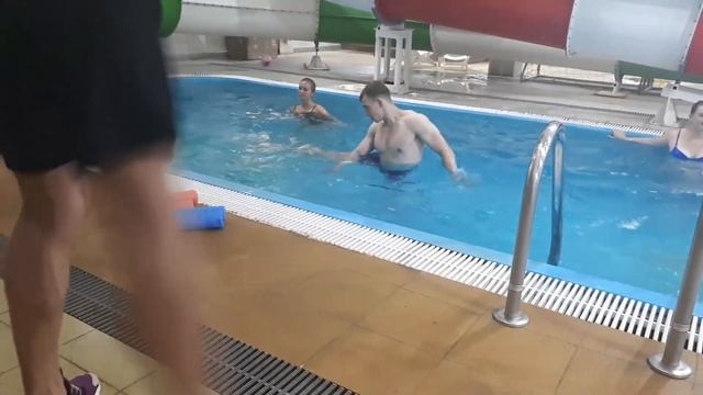 Аквапарк "Дружба" - Упражнения на мышцы ног смотреть онлайн