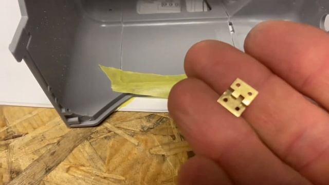 Cross Rc Газ 66 1:10 вырезал двери? сборка часть 3 Gaz 66